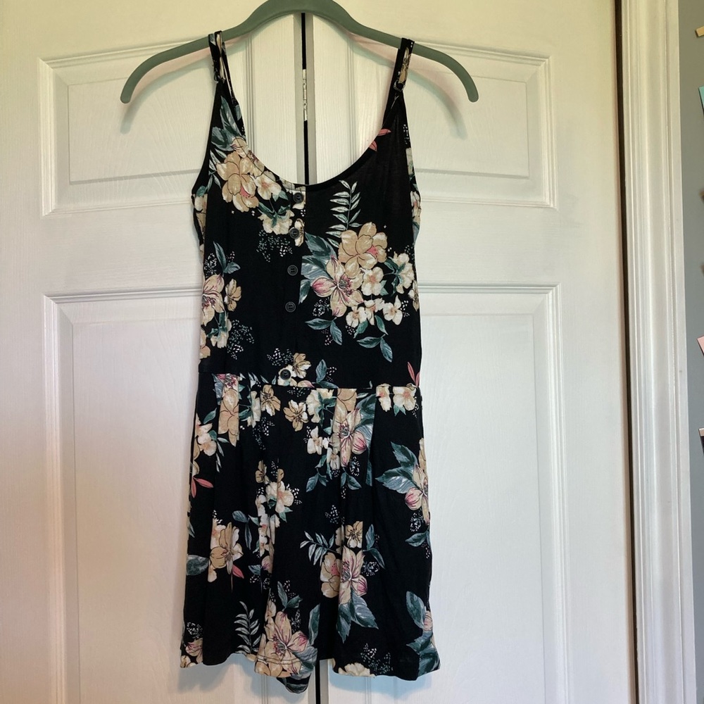 Venus womens flower romper size small